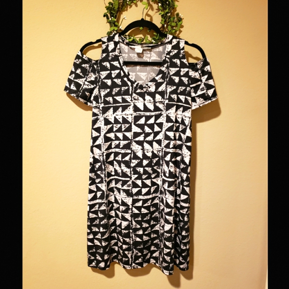 NECESSARY OBJECTS Cold Shoulders Dress - Medium